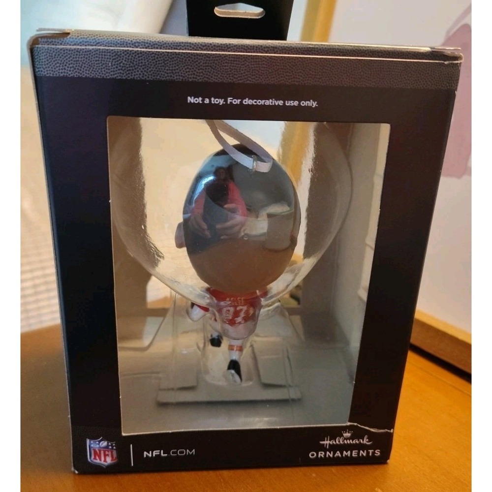 NEW Hallmark Wobbles Ornament Travis Kelce #87 Kansas City Chiefs NFLPA - Picture 8 of 12